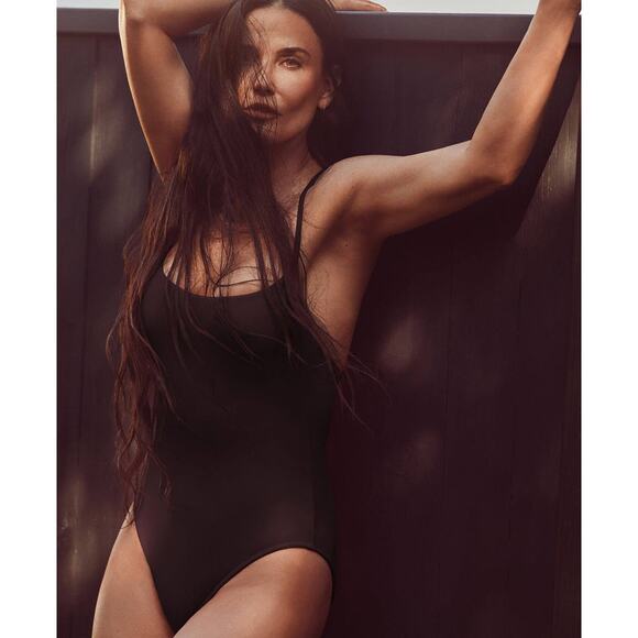 Andie Swim the Amalfi Eco Nylon One Piece in Black M NWT - Picture 9 of 9